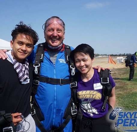 skydiving-journey-woman-struggle-licence-USPA-airborne-petawawa-parachuting-learn-to-skydive