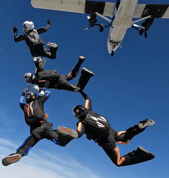skydiving-journey-woman-struggle-licence-USPA-airborne-petawawa-parachuting-learn-to-skydive