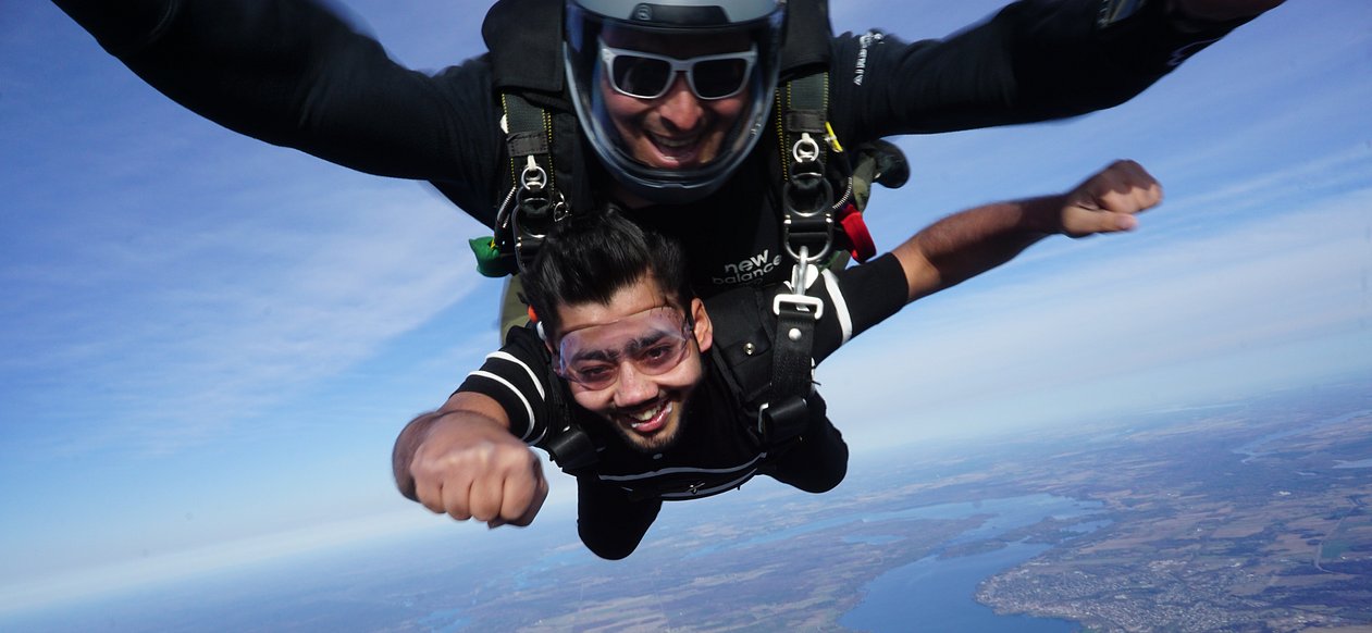 first-time-skydiver-freefall-tandem-jump-ontario