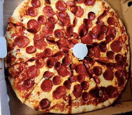 food-local-best-places-eat-pembroke-petawawa-pizza-joes-pizzeria-skydiving-food