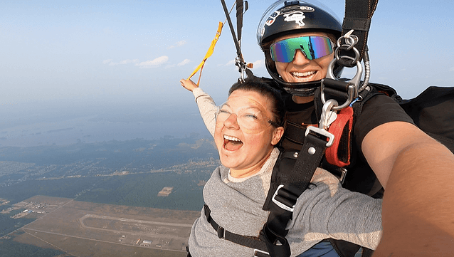 tandem first time students under parachute ottawa river