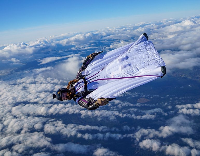 wingsuit-wingsuiting-airborne-petawawa-skydiving-best skydiving-ontario skydive-ontario-ottawa valley