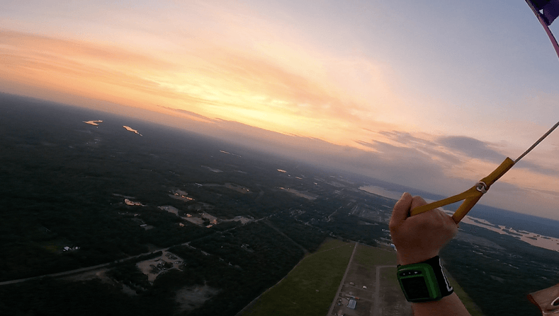 sunset-airborne-petawawa-skydiving-best-time-skydive